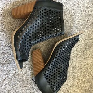 Like new Leather open toe booties